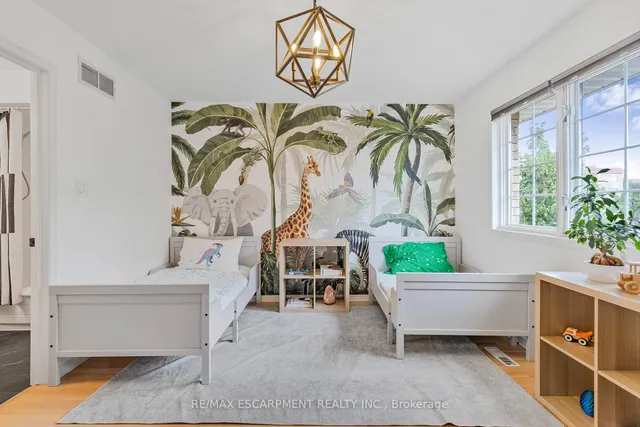 Additional image 23 of 2015 Cleaver Ave Unit 5