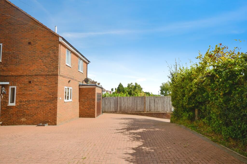 Additional image 16 of Tippendell Lane, St. Albans