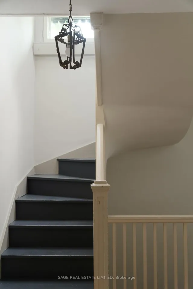 Additional image 31 of 36 Mountwood Ave