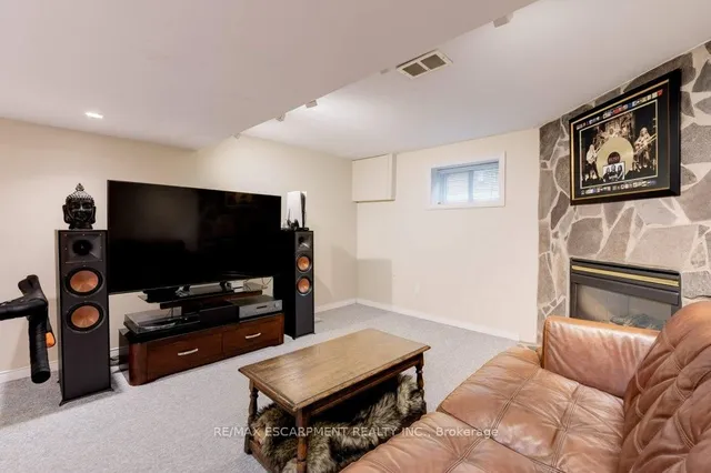 Additional image 22 of 275 Montrose Ave