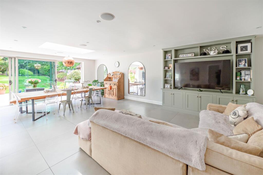 Additional image 7 of Bradmore Way, Brookmans Park