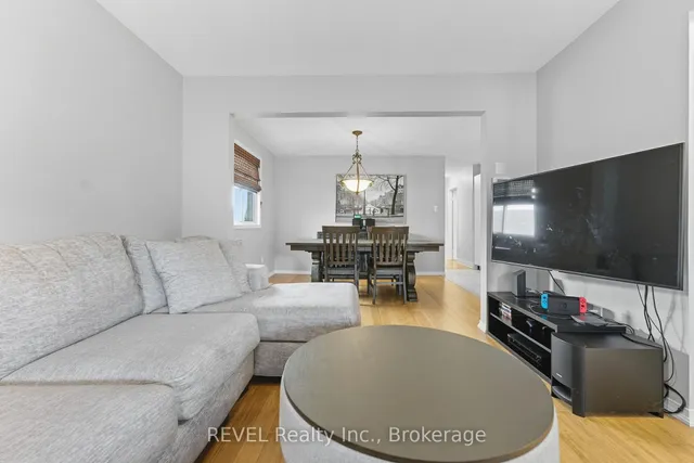 Additional image 9 of 11 Supreme Dr