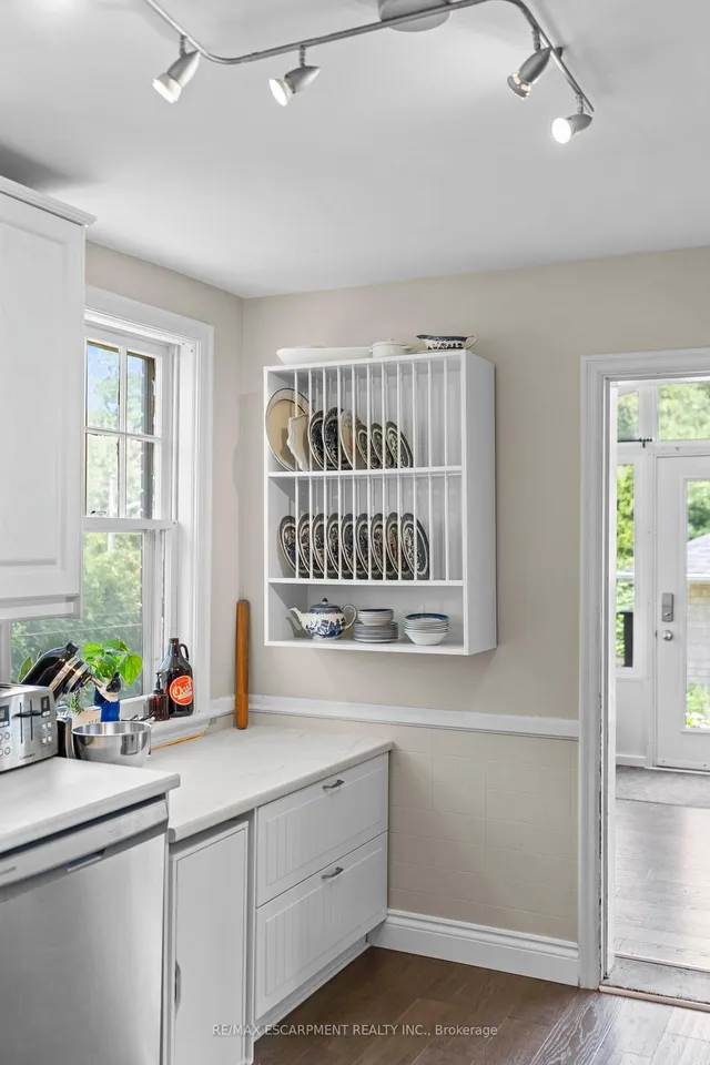 Additional image 17 of 48 Franklin Ave