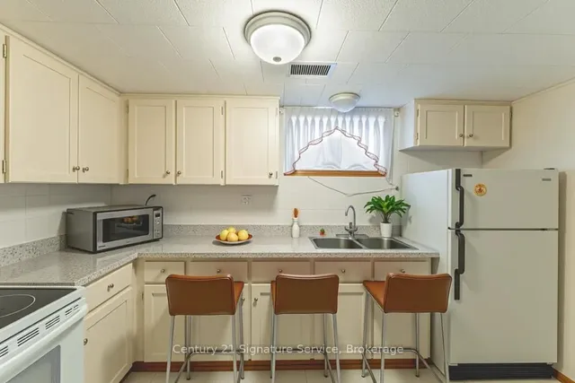 Additional image 15 of 15 Joy Crt