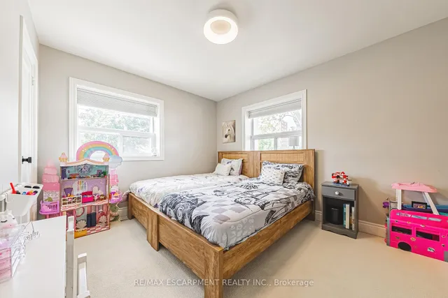 Additional image 28 of 469 Claridge Rd Unit 1