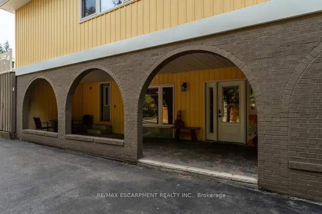 Additional image 33 of 196 Dundas St