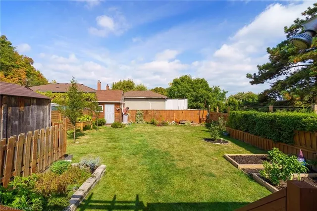 Additional image 32 of 3 Montrose Ave