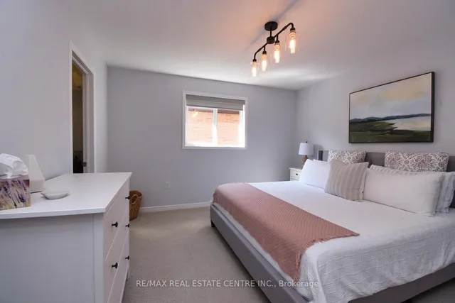 Additional image 34 of 35 Eringate Dr