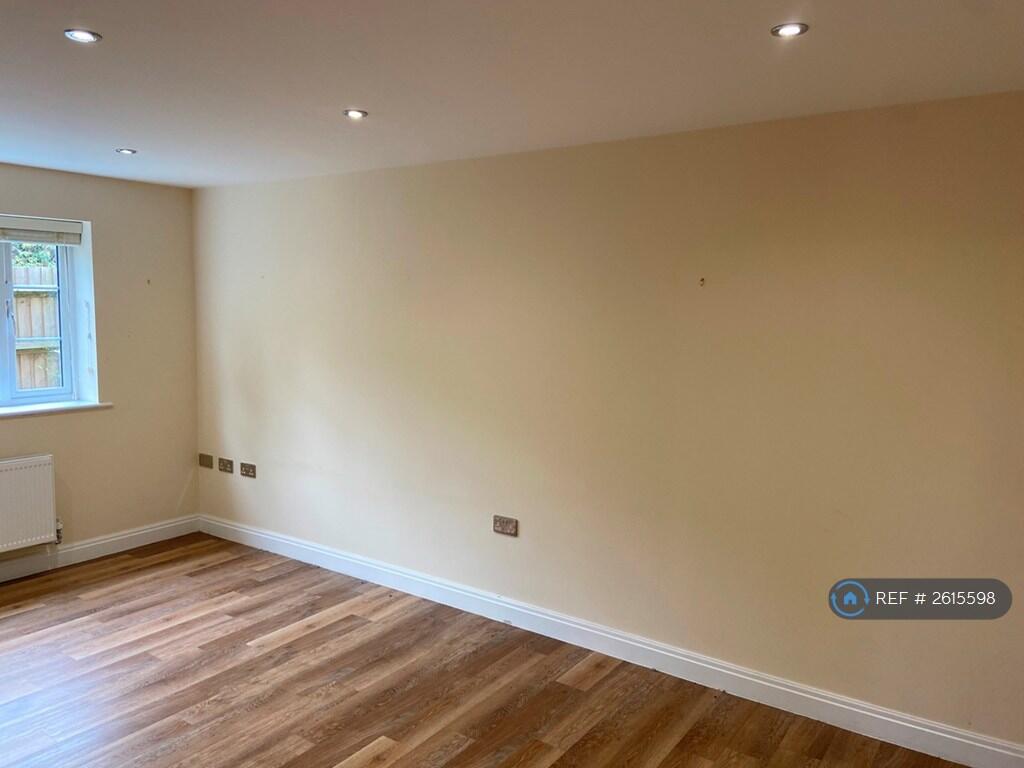 Additional image 7 of Millstone Way, Harpenden, AL5