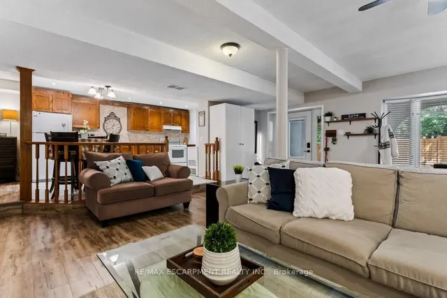 Additional image 36 of 196 Dundas St