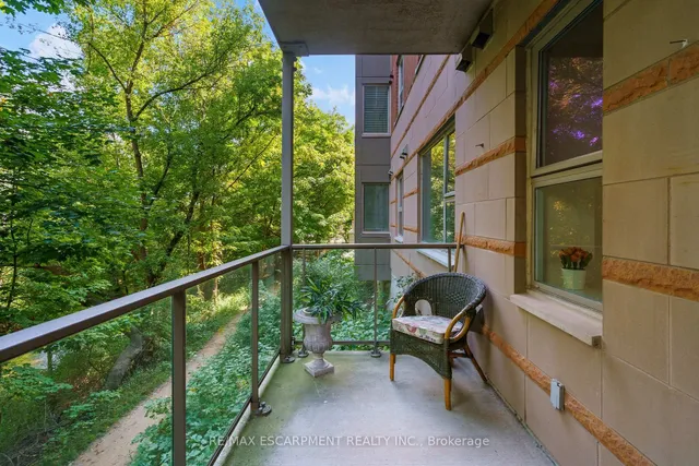 Additional image 36 of 77 Governors Rd Unit 102