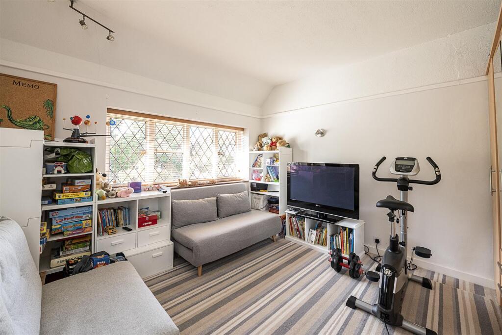 Additional image 9 of Lyndhurst Drive, Harpenden