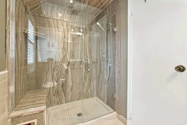 Additional image 12 of 6 Lilac Crt