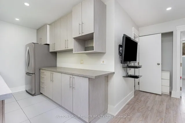 Additional image 39 of 25 Douglas Ave