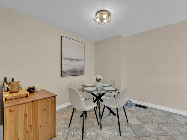 Additional image 12 of 371 Bronte St Unit 3