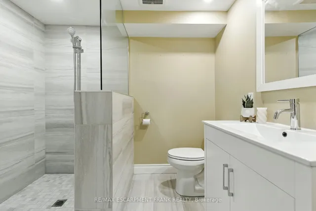 Additional image 39 of 174 Broker Dr