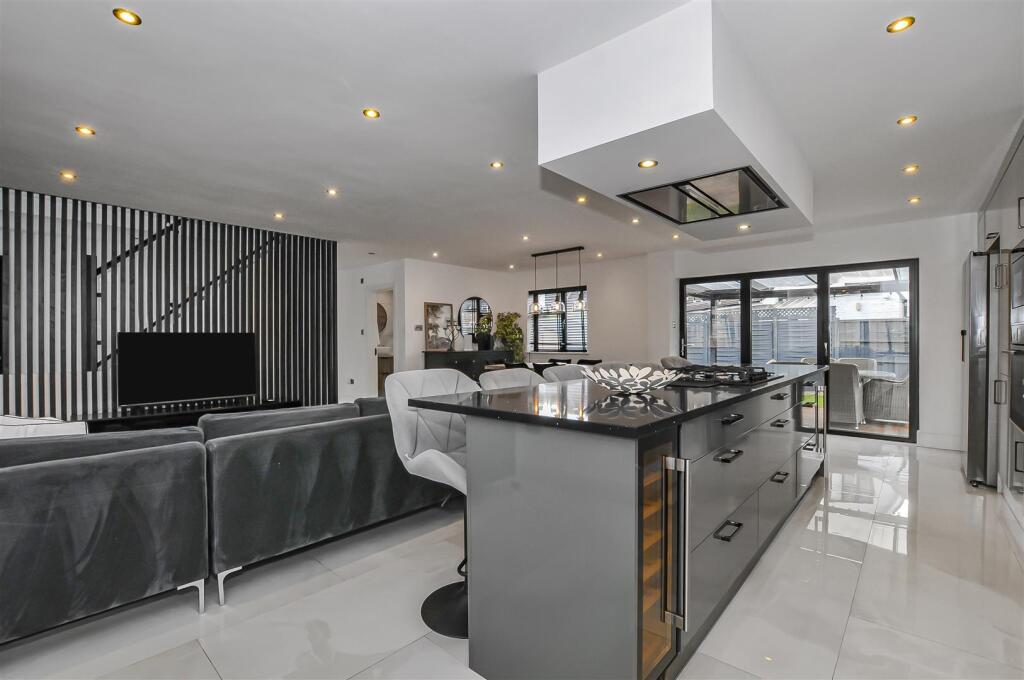 Additional image 4 of Burston Drive, Park Street, St. Albans