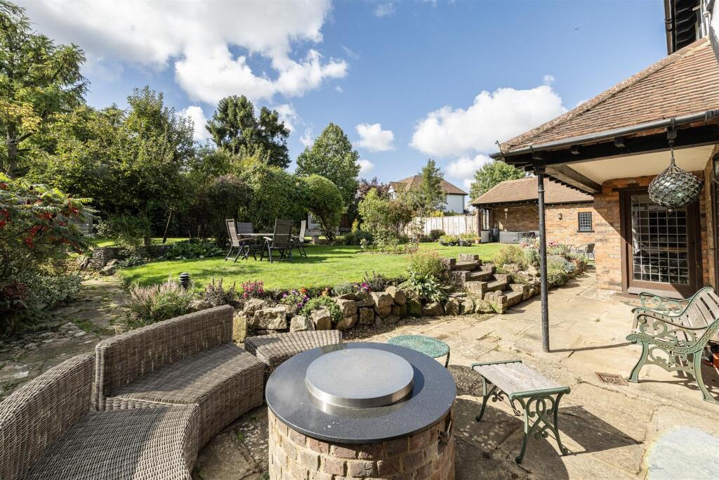 Additional image 11 of Lyndhurst Drive, Harpenden