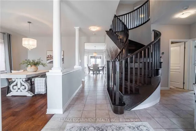 Additional image 5 of 51 Showcase Dr