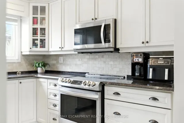 Additional image 13 of 289 East 25th St