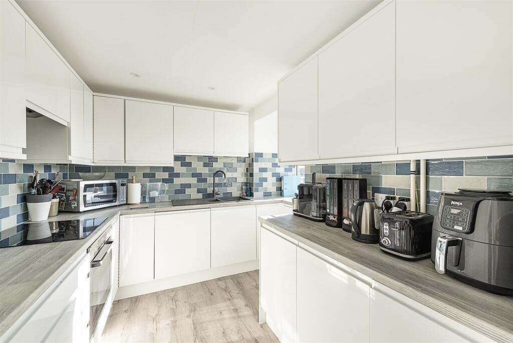 Additional image 13 of Amenbury Court, Harpenden