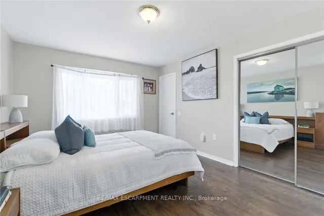 Additional image 18 of 360 Silverbirch Blvd