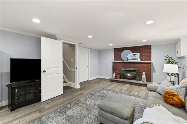 Additional image 23 of 3239 Sprucehill Ave