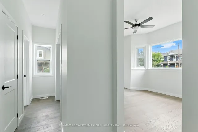 Additional image 11 of 684 Beach Blvd