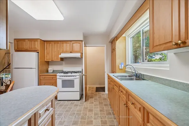 Additional image 9 of 871 Francis Rd