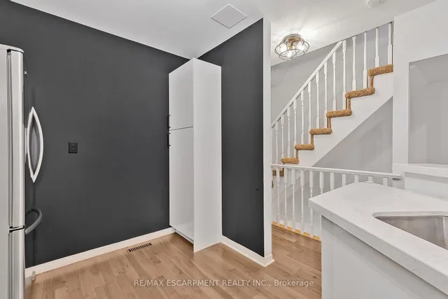 Additional image 8 of 2015 Cleaver Ave Unit 5