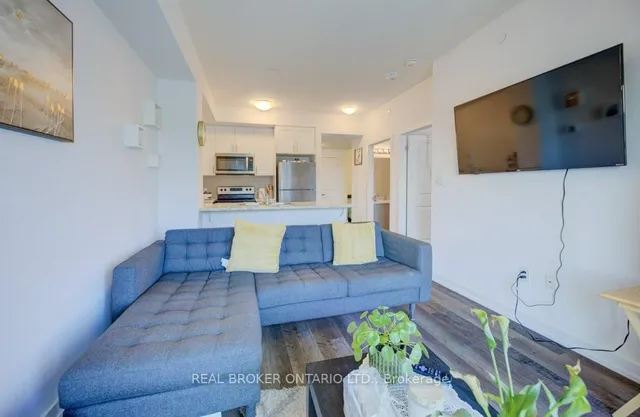 Additional image 5 of 460 Dundas St Unit 1108