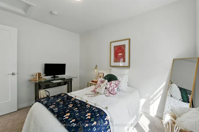 Additional image 38 of 9 Laguna Village Cres