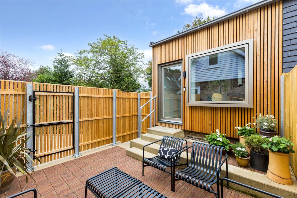 Additional image 21 of Avenue St. Nicholas, Harpenden, Hertfordshire, AL5