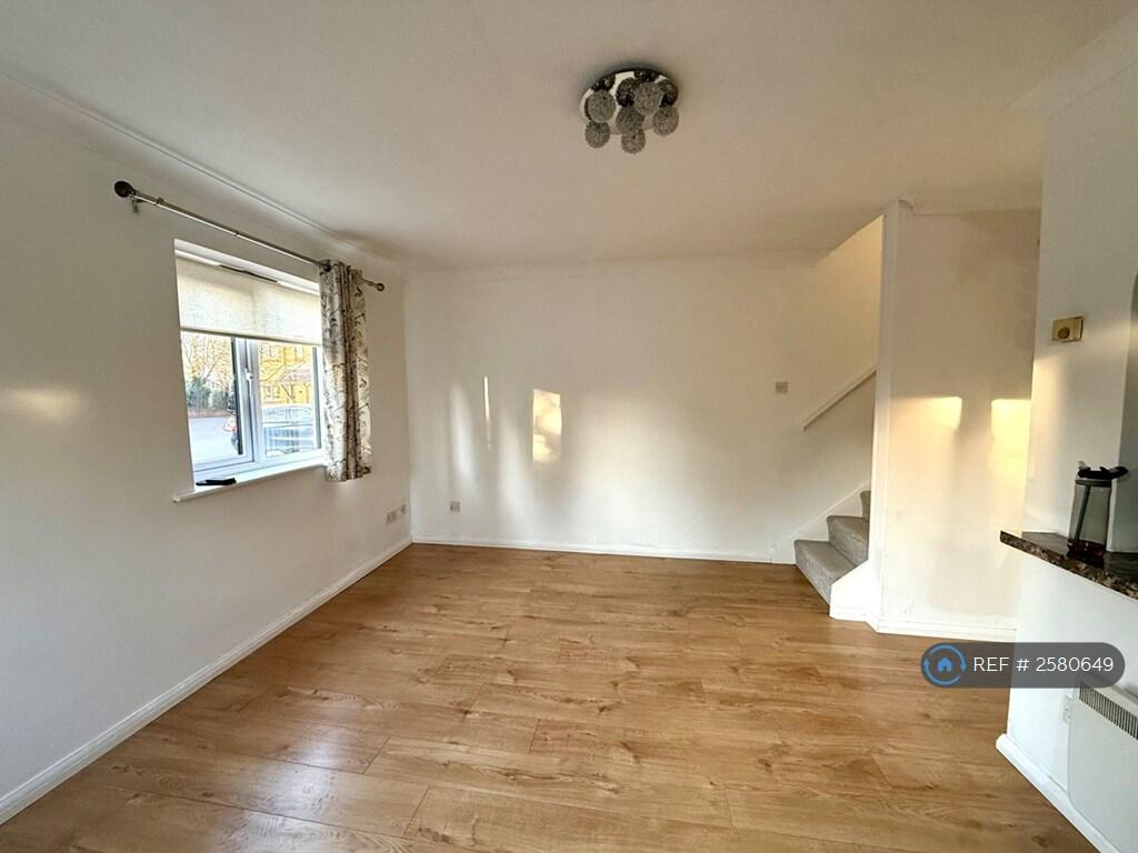 Additional image 7 of Bull Stag Green, Hatfield, AL9