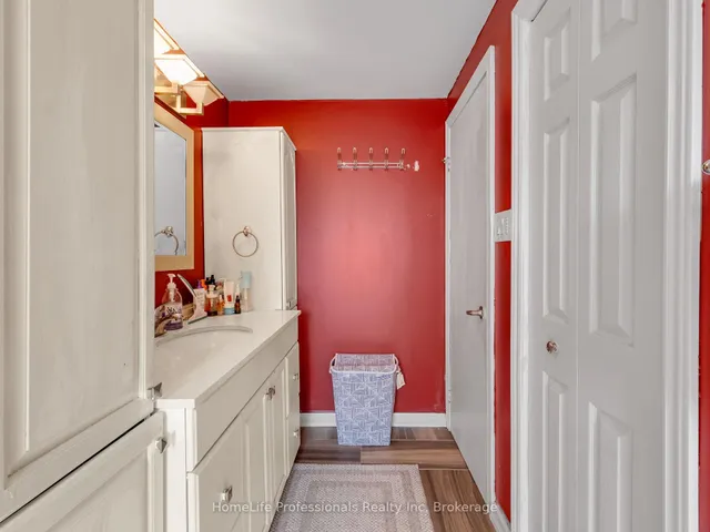 Additional image 32 of 40 Yeoville Crt