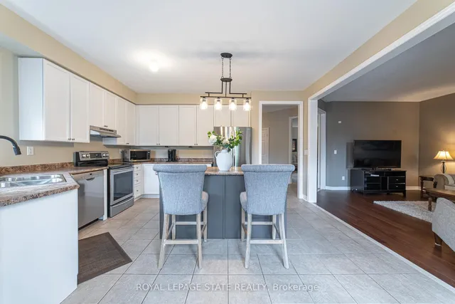 Additional image 16 of 120 Sundial Cres