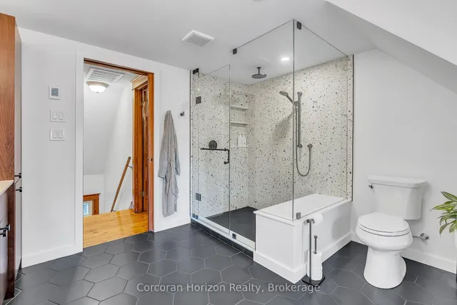 Additional image 33 of 121 St Clair Ave