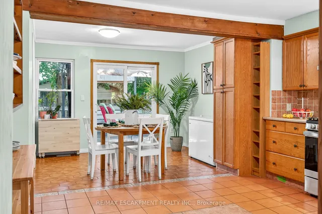 Additional image 14 of 146 Normanhurst Ave