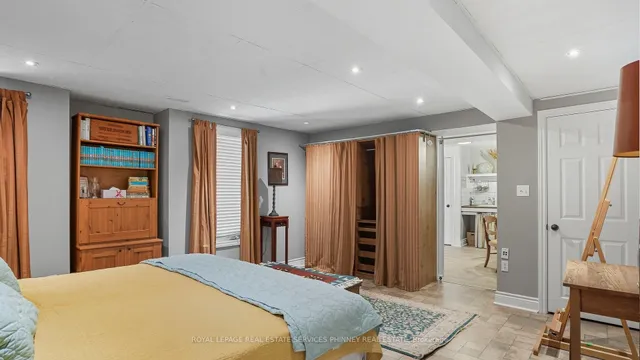 Additional image 33 of 47 Livingstone Dr