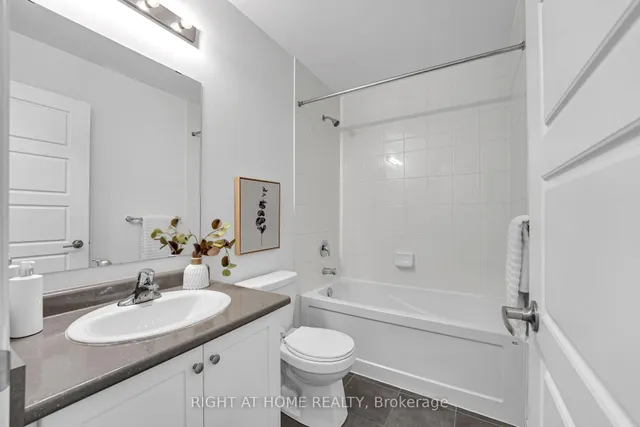 Additional image 35 of 59 Henry Cres