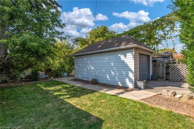 Additional image 44 of 39 Connaught Ave