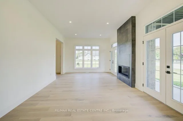 Additional image 12 of 20 Stokes Tr