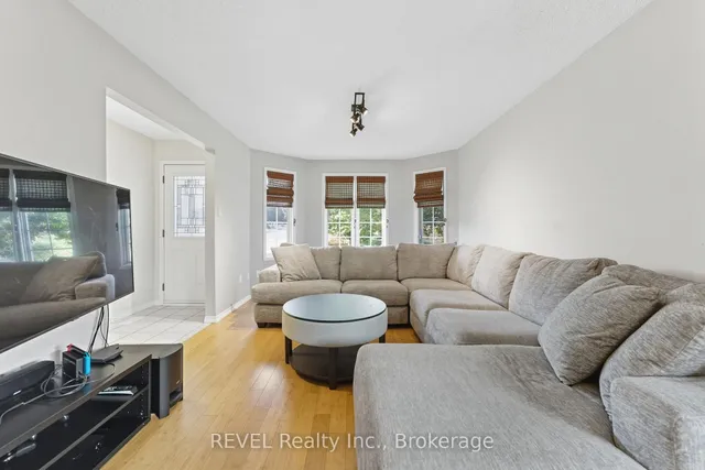 Additional image 8 of 11 Supreme Dr