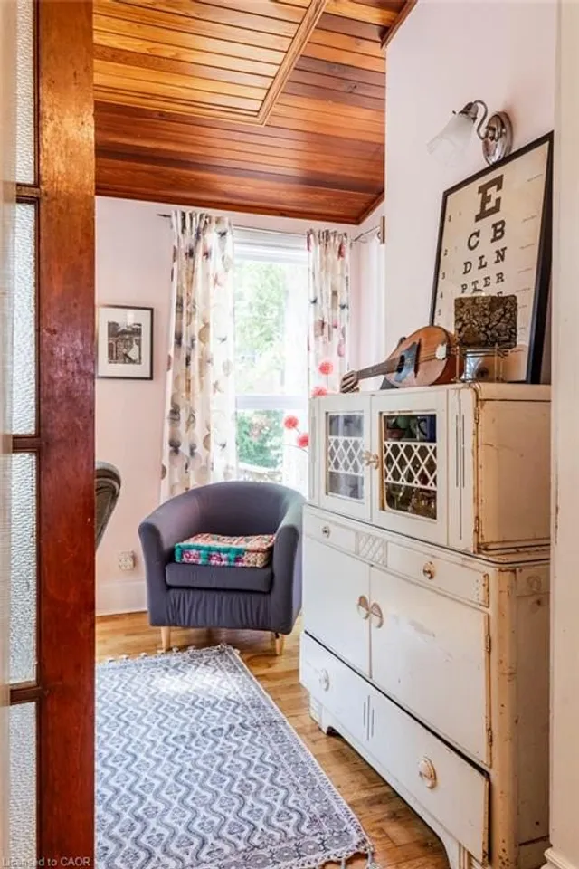 Additional image 18 of 174 Emerald St