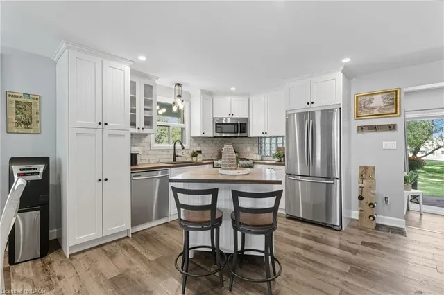 Additional image 14 of 146 Lynden Rd