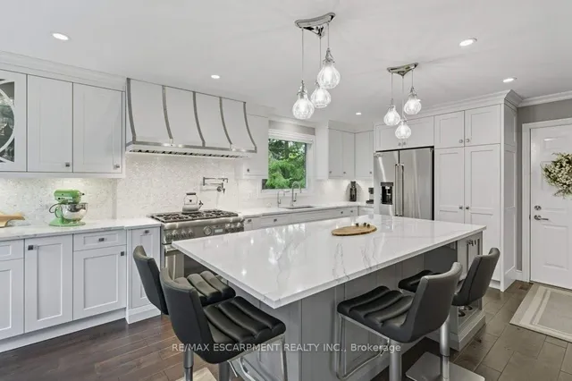 Additional image 14 of 31 Acredale Dr