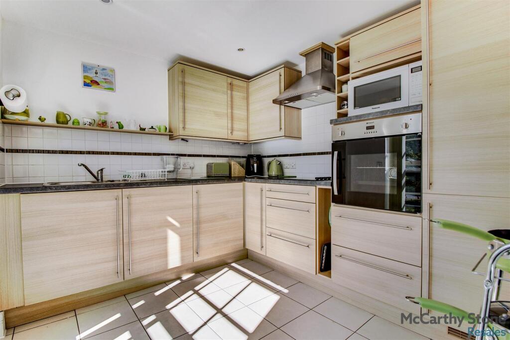 Additional image 6 of Peel Court, College Way, Welwyn Garden City, Hertfordshire, AL8 6DG