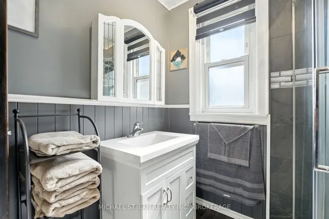 Additional image 24 of 313 Graham Ave