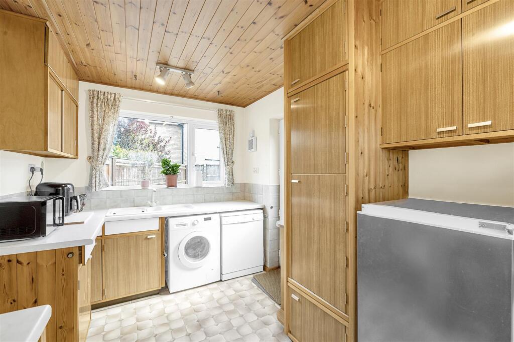 Additional image 5 of Haslingden Close, Harpenden