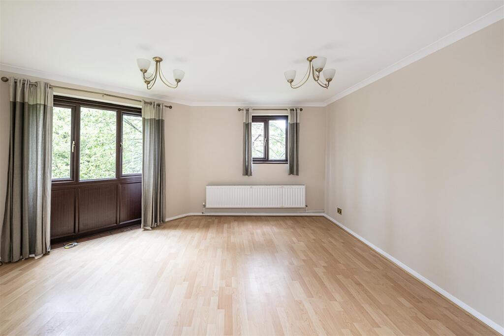 Additional image 12 of White Hedge Drive, St Albans